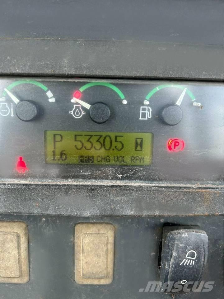 John Deere 650 JLT Гусеничные бульдозеры