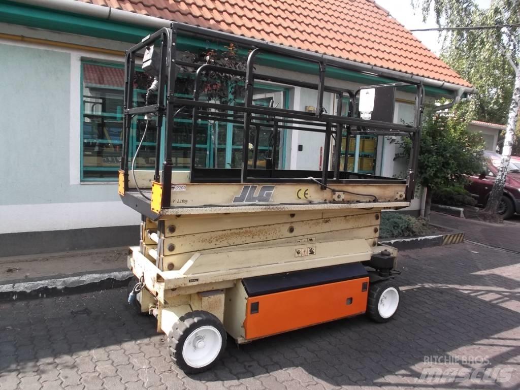 JLG 2646E      V-2288 Вертикальные мачтовые подъемники