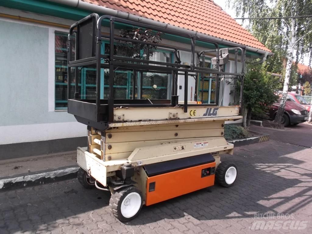JLG 2646E      V-2288 Вертикальные мачтовые подъемники