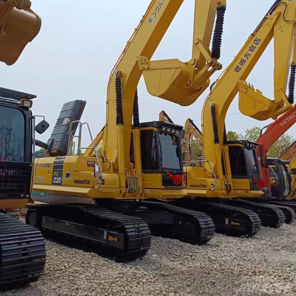 Komatsu PC 220 Гусеничные экскаваторы