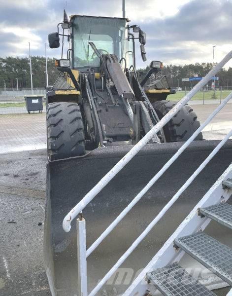 Komatsu WA 200 PT-5 Фронтальные погрузчики