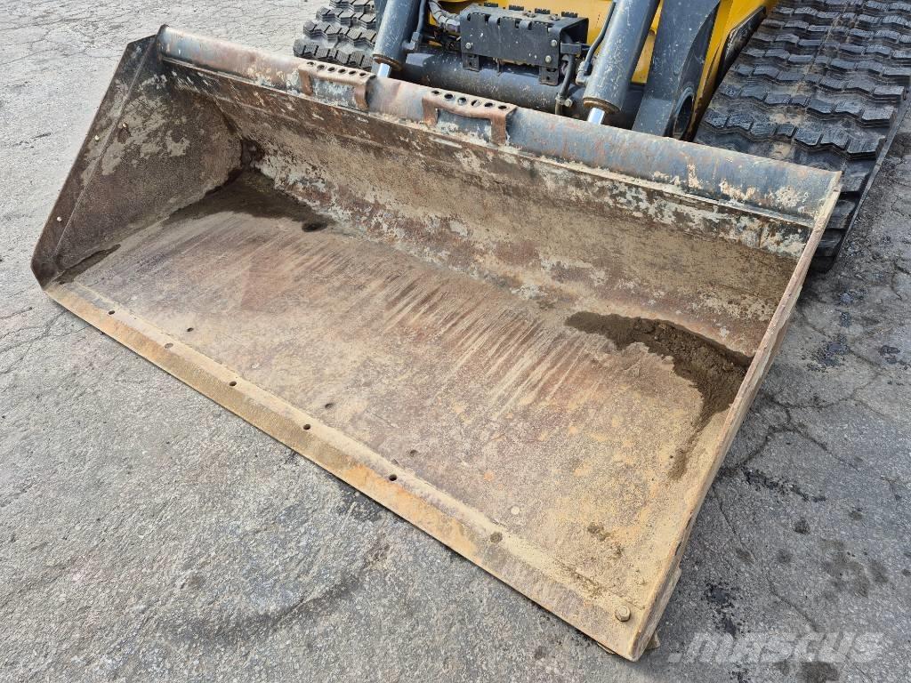 John Deere 331 Мини-погрузчики