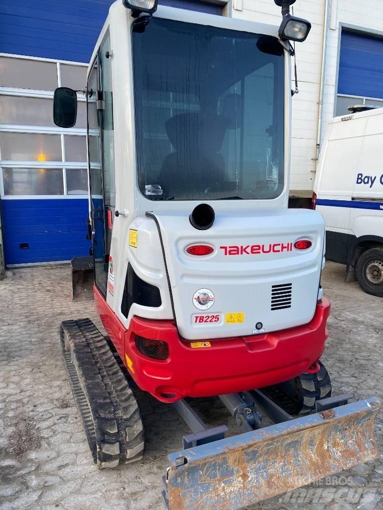 Takeuchi TB 225 Мини-экскаваторы