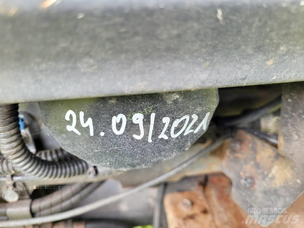 Kubota STV 36 Коммунальные тракторы