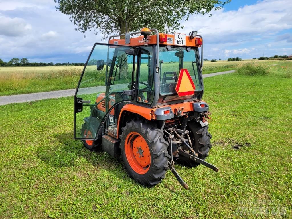 Kubota STV 36 Коммунальные тракторы