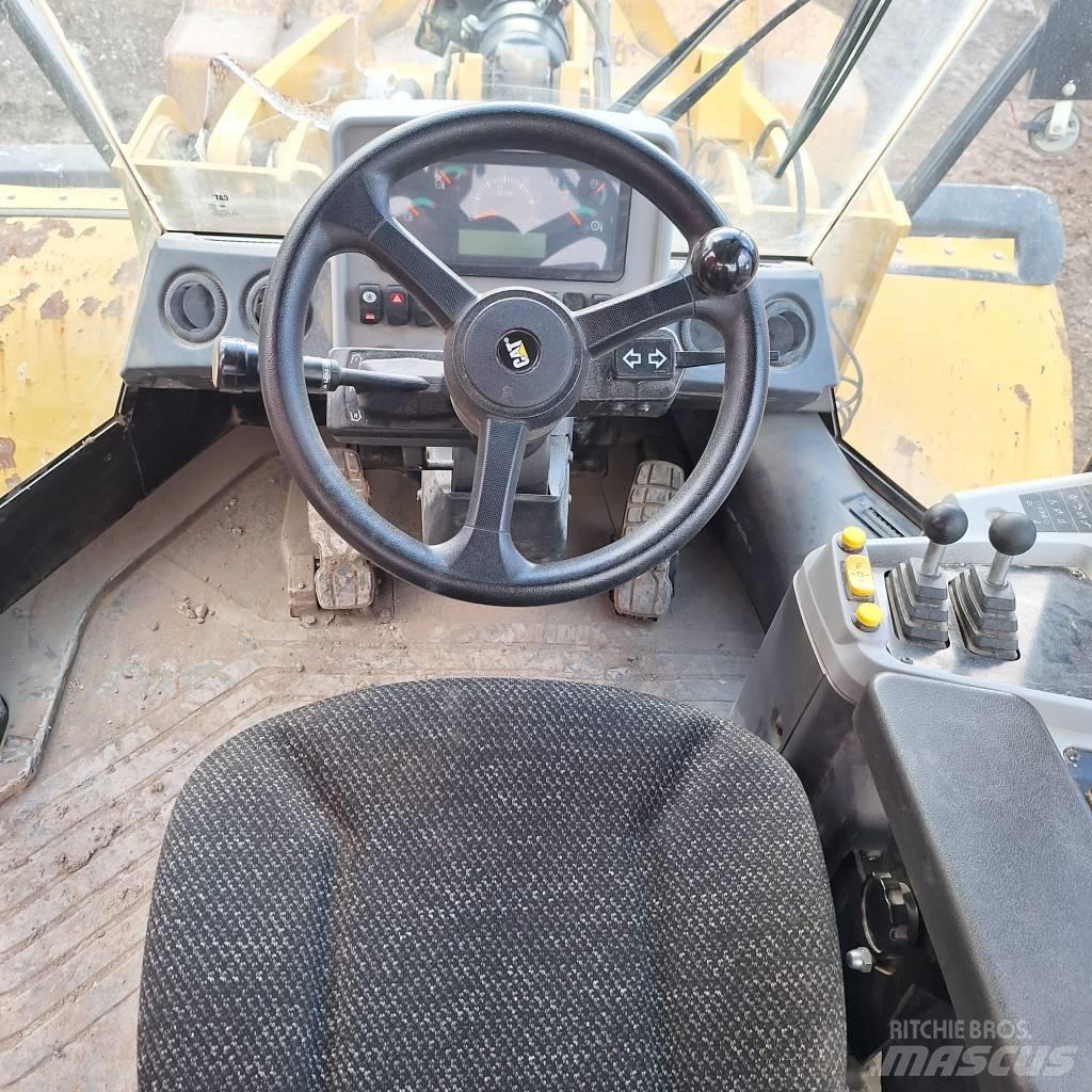 CAT 950 GC Фронтальные погрузчики