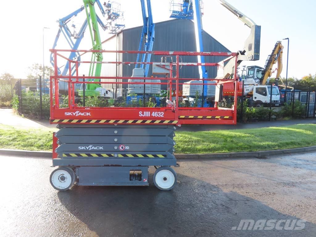 SkyJack SJ III 4632 Ножничные подъемники