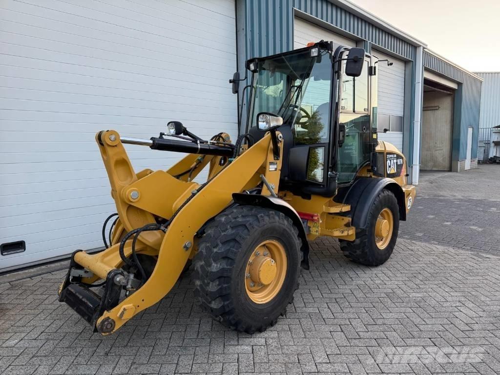 CAT 907 H Фронтальные погрузчики