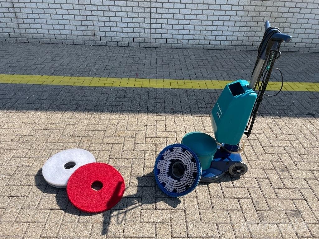 Wetrok Monodisc LS Вакуумные уборочные машины