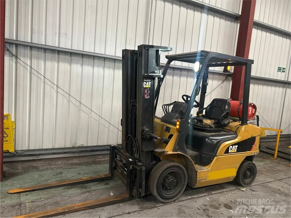 CAT GP25NT Газовые погрузчики