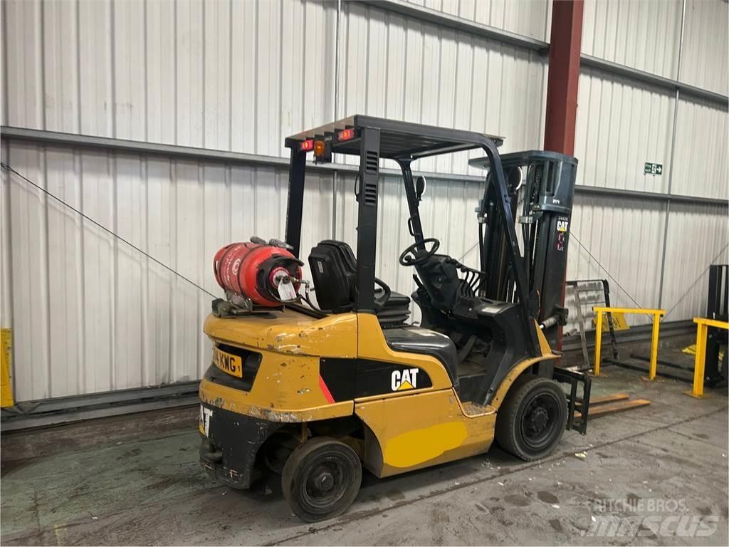 CAT GP25NT Газовые погрузчики