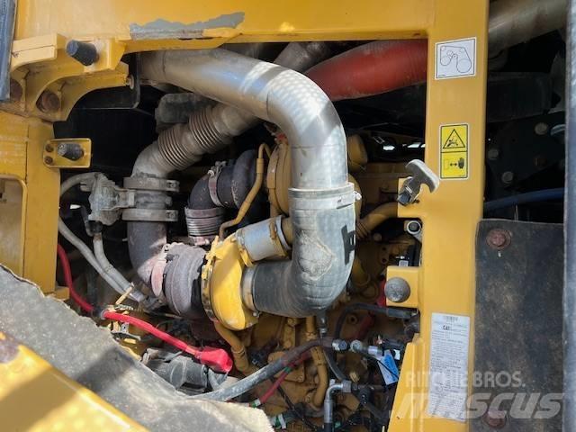 CAT 950 Фронтальные погрузчики