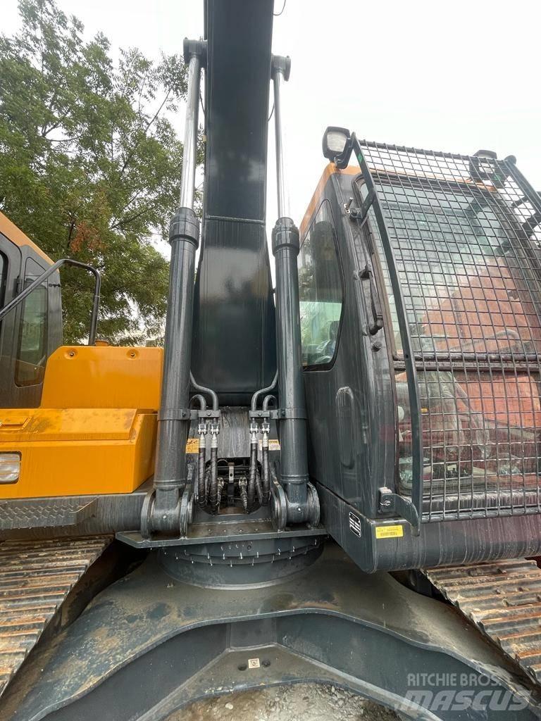 Hyundai R210 Гусеничные экскаваторы