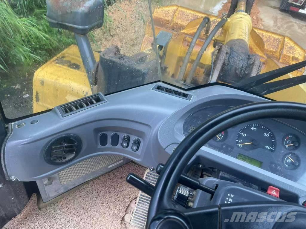 Komatsu WA 380-6 Фронтальные погрузчики