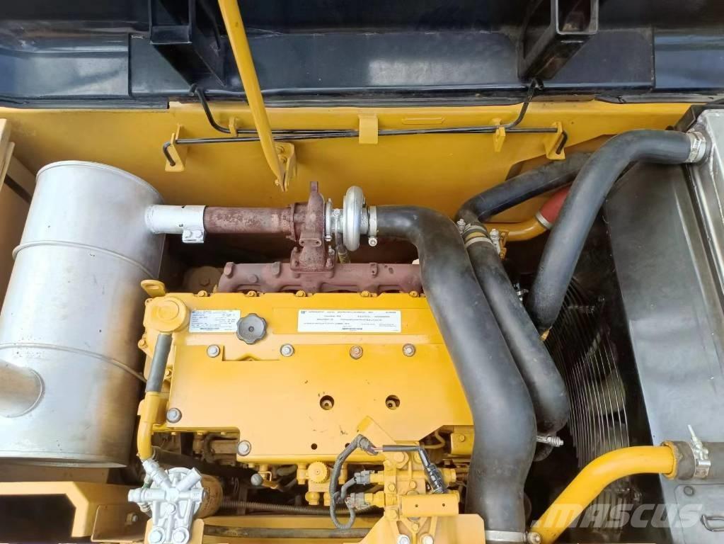 CAT 320 D Малые экскаваторы 7т-12т