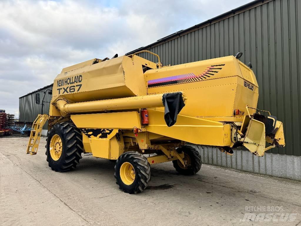 New Holland TX 67 Зерноуборочные комбайны