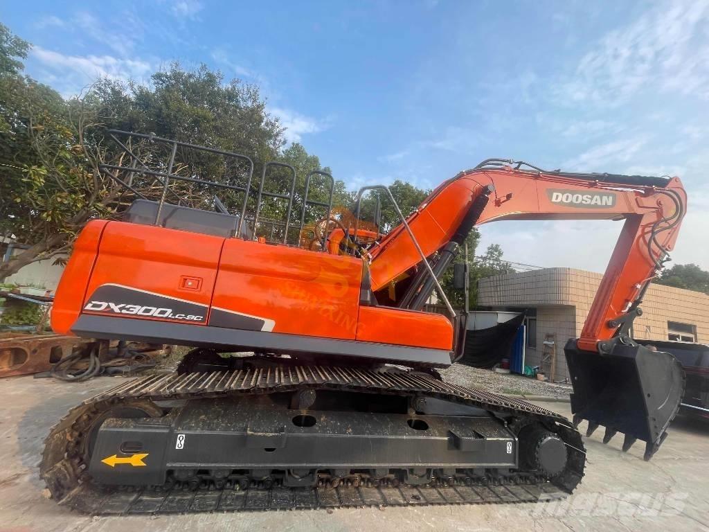 Doosan DX 300 Гусеничные экскаваторы