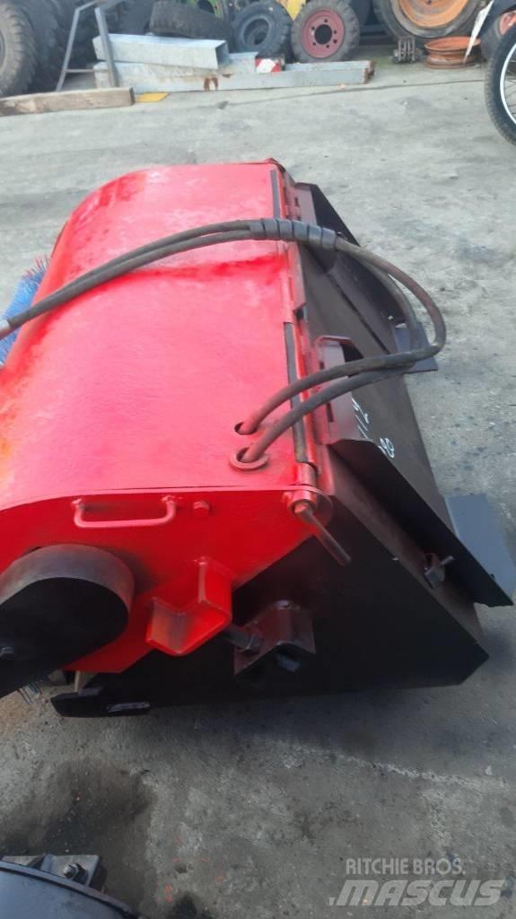 Bobcat 110 Вакуумные уборочные машины