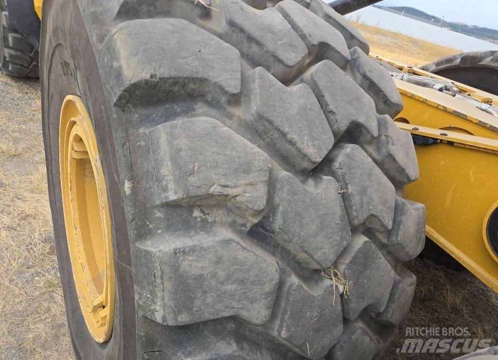 CAT 745 Шарнирно-сочленённые самосвалы