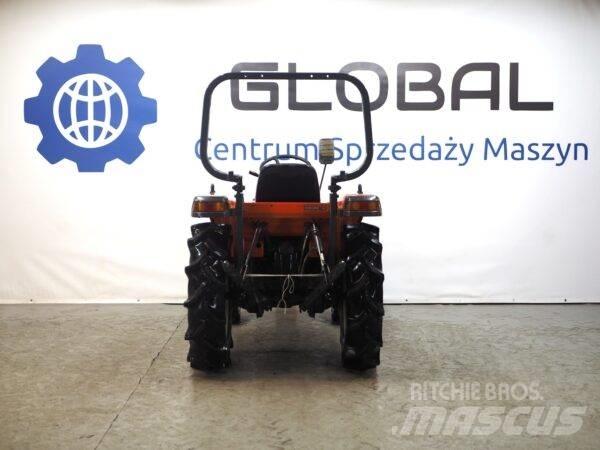 Hinomoto NX220 Коммунальные тракторы