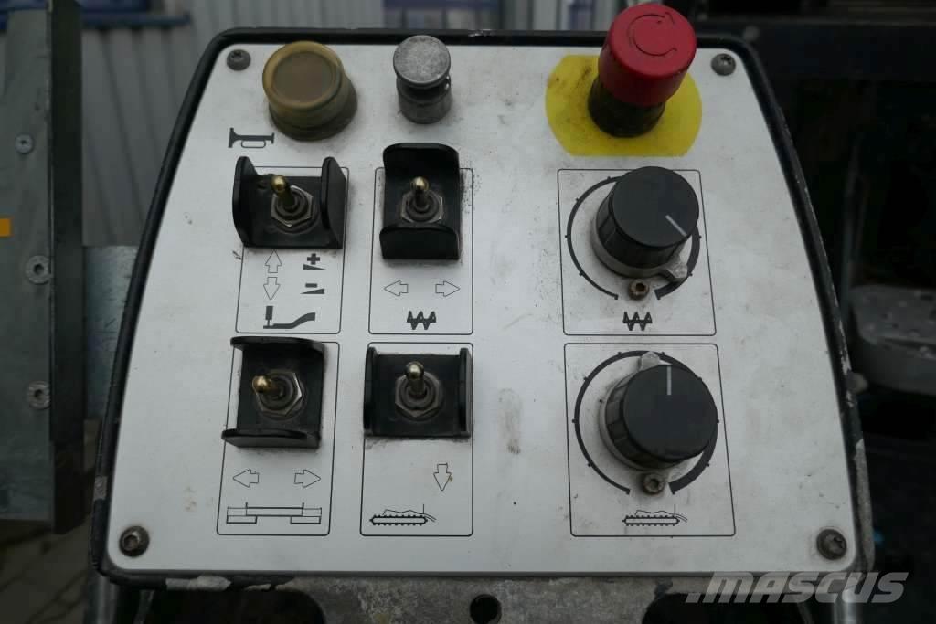 Bomag BF 300 C Малая дорожная техника