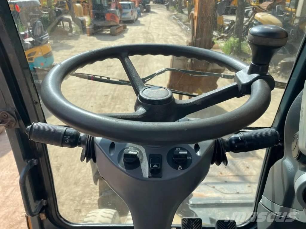 Hyundai R210W-9 Колёсные экскаваторы
