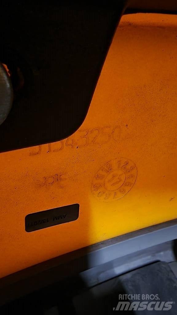 Jungheinrich EZS570 Седельные тягачи
