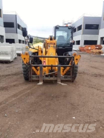 JCB 540-140 Телескопические погрузчики