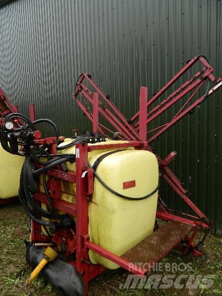 Hardi 800 Прицепные опрыскиватели