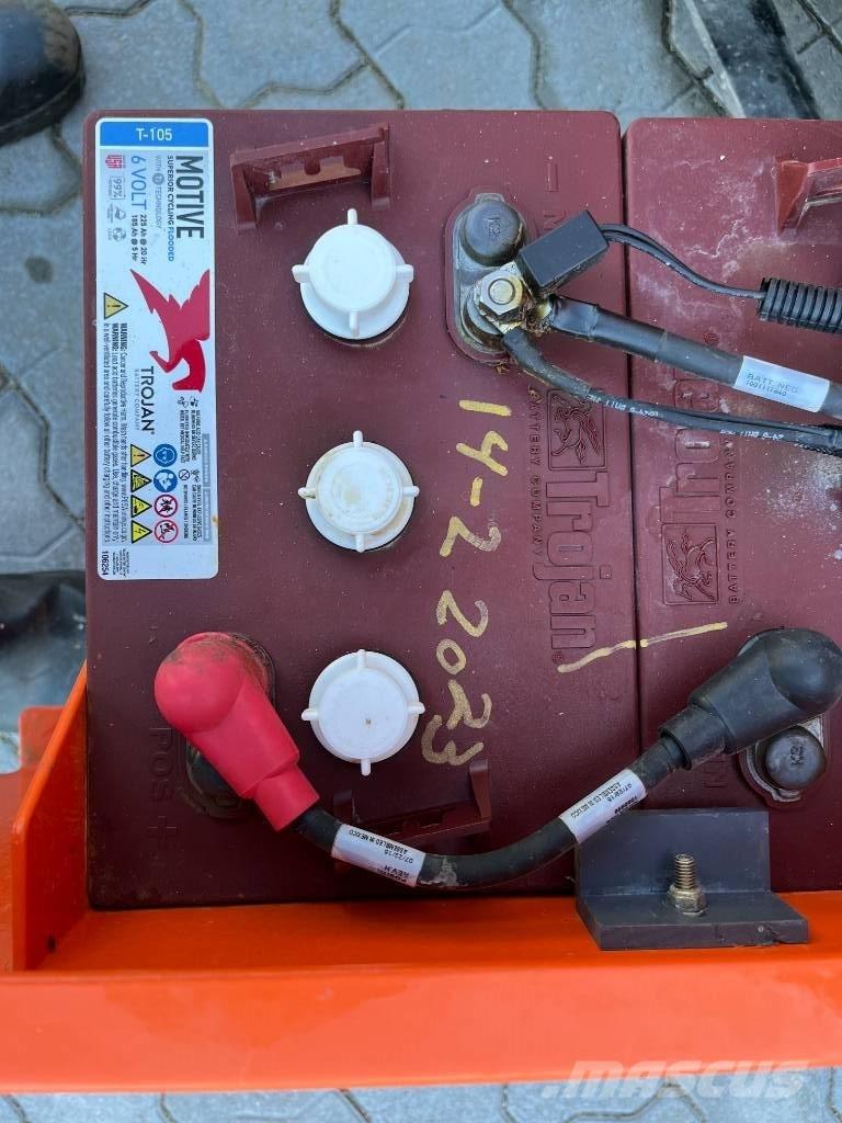 JLG 1230 ES Вертикальные мачтовые подъемники