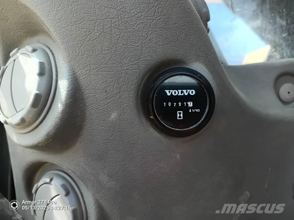 Volvo EC 300 D N L Гусеничные экскаваторы