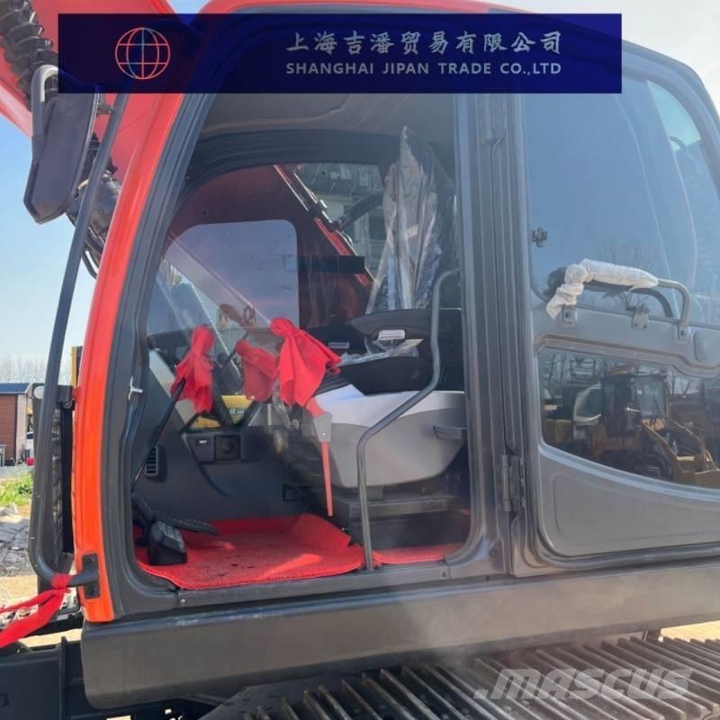 Doosan DX 225 Гусеничные экскаваторы