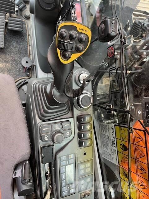 Doosan DX235 LCRD Гусеничные экскаваторы