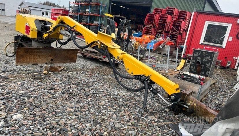 Brokk 330 Гусеничные экскаваторы