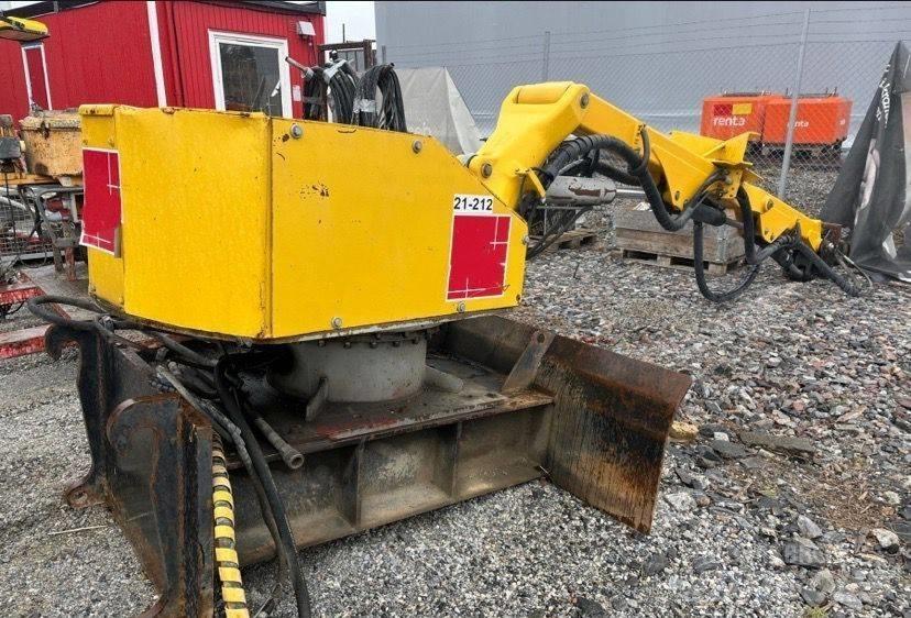 Brokk 330 Гусеничные экскаваторы