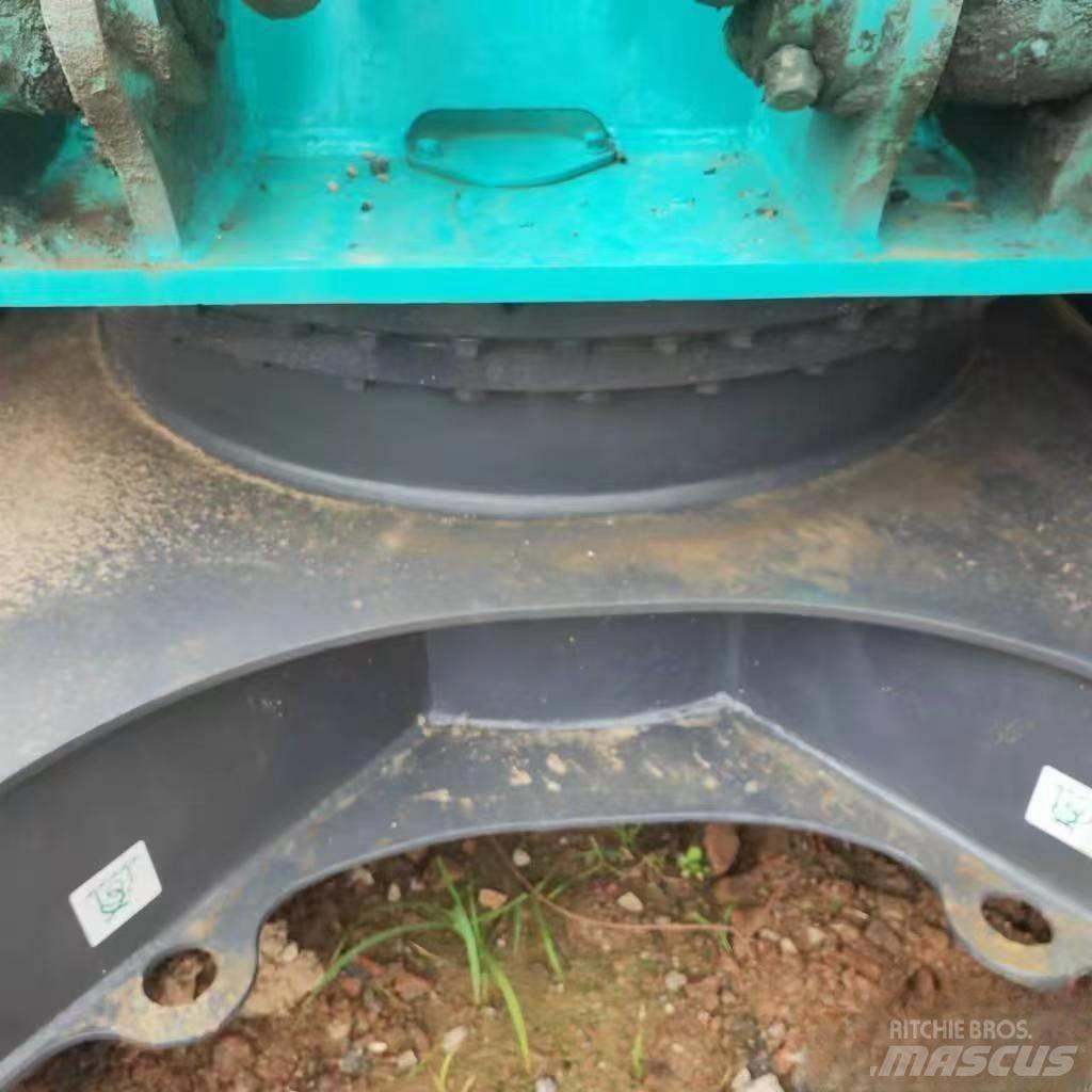Kobelco SK 200 Гусеничные экскаваторы