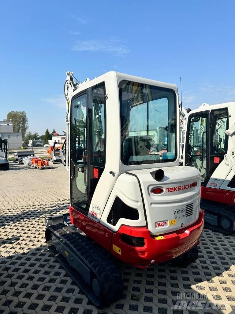 Takeuchi TB 225 V0 Мини-экскаваторы