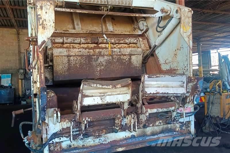 UD Quon 26-370 Специальные грузовики