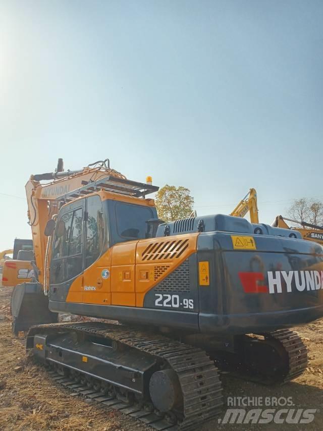 Hyundai R220-9 Гусеничные экскаваторы