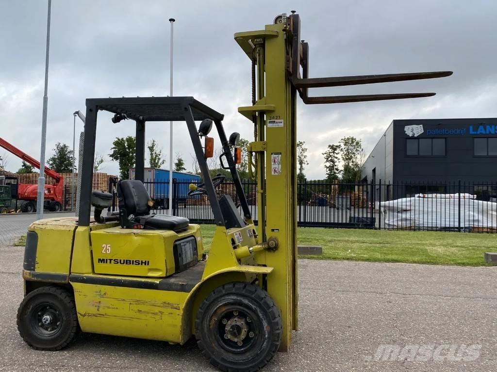 Mitsubishi FD25T Дизельные погрузчики