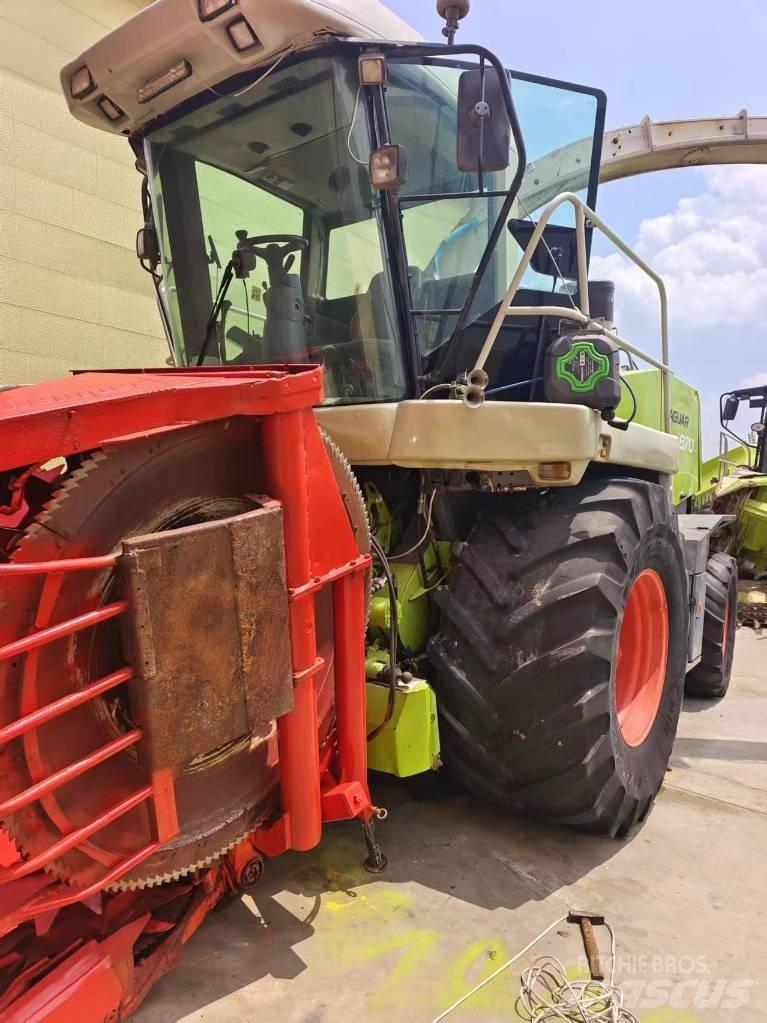 CLAAS Jaguar 870 Самоходные кормоуборочные комбайны