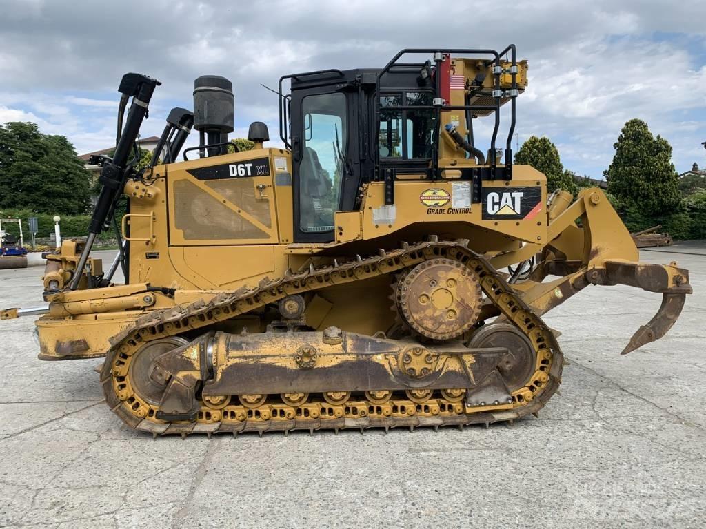 CAT D 6 T XLVP Гусеничные бульдозеры