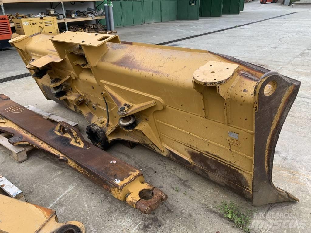CAT D 6 T XLVP Гусеничные бульдозеры