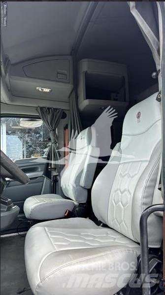 Kenworth T680 Седельные тягачи