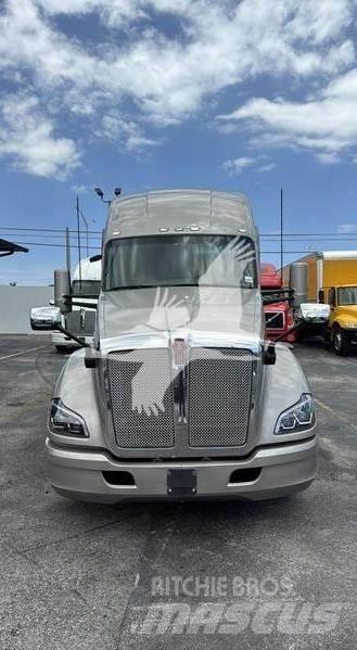 Kenworth T680 Седельные тягачи
