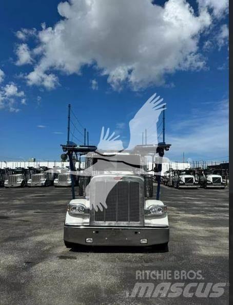 Peterbilt 388 Строительная техника - Другие