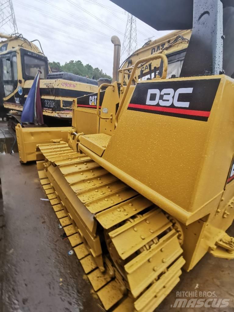 CAT D3C Гусеничные бульдозеры