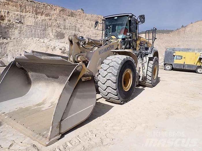 Komatsu WA475-10 Фронтальные погрузчики
