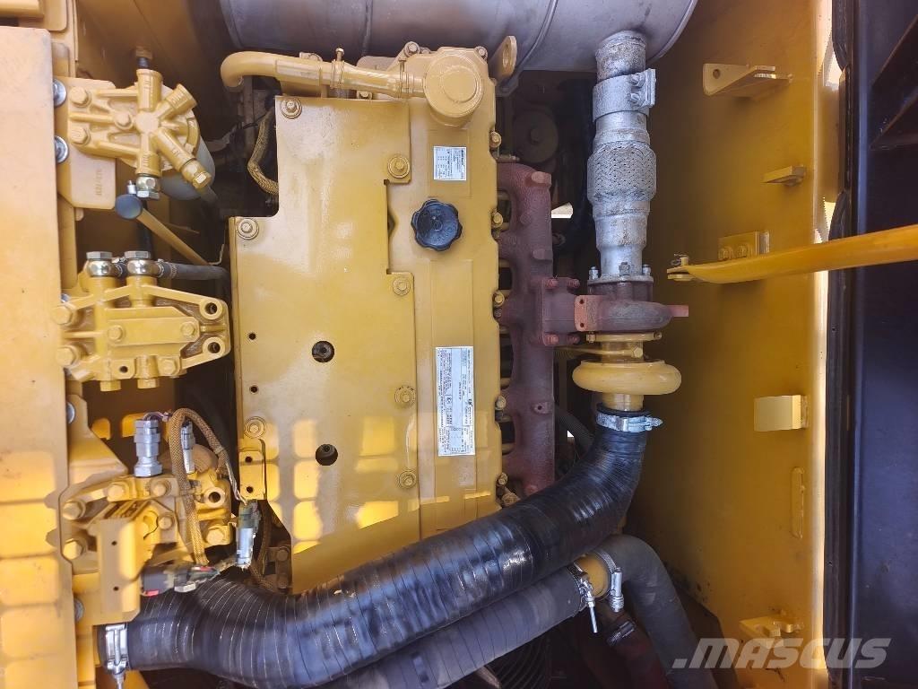 CAT 320D2L Гусеничные экскаваторы