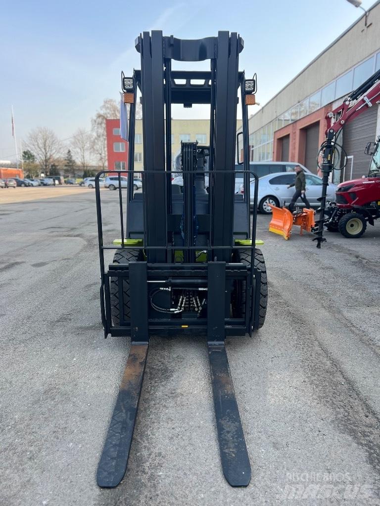 Clark S 30 L Газовые погрузчики